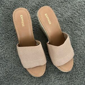 Women’s wedges size 9